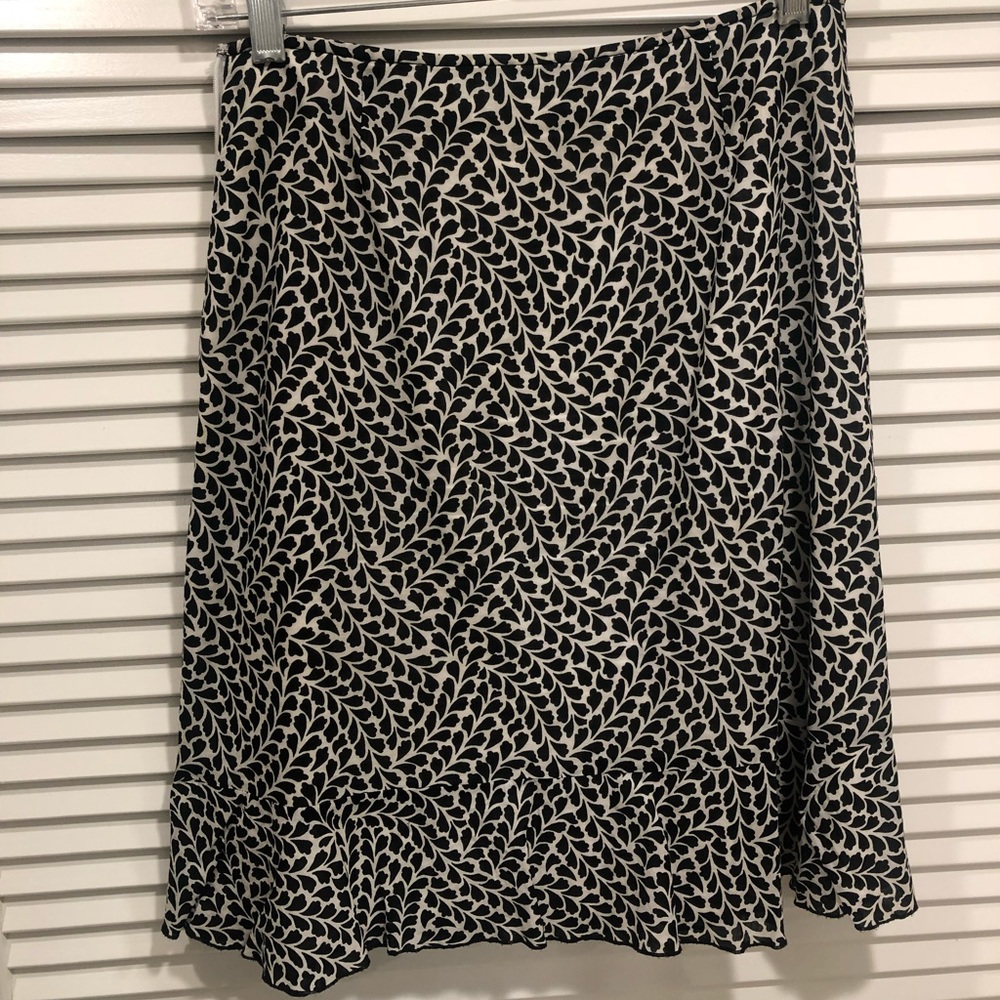 ✨PRICE REDUCED✨Ann Taylor A-line Cotton Ruffle Skirt